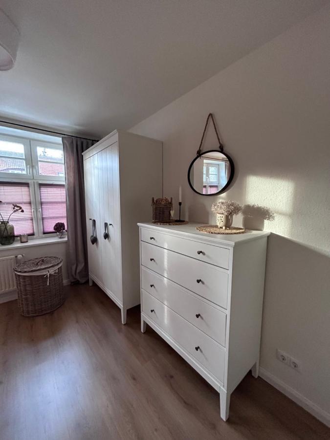 4 Wunderschoene Ferienwohnungen Im Kavaliershaus Schwerin  Eksteriør billede